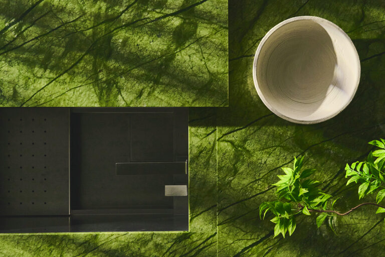 家具のような佇まいを、 キッチンに。