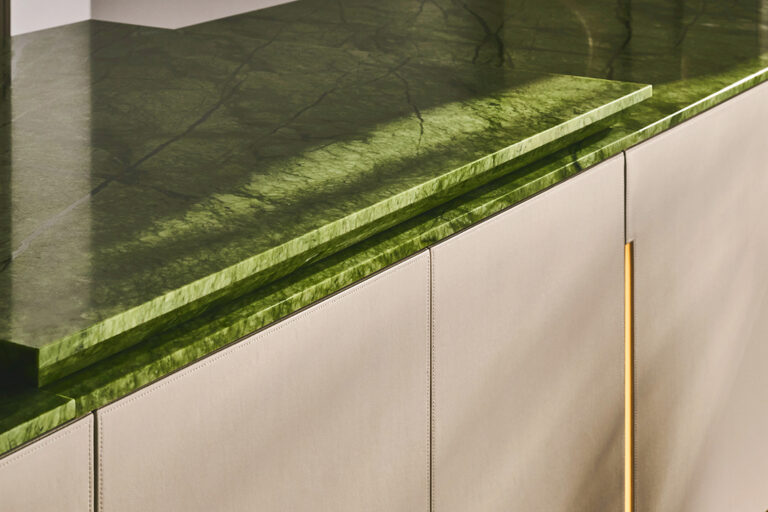 手に触れるたびに、暮らしの輪郭がやわらぐ。